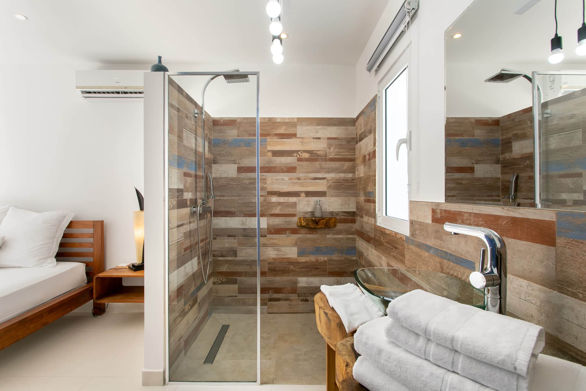 Sunset Bedroom 2 Bathroom